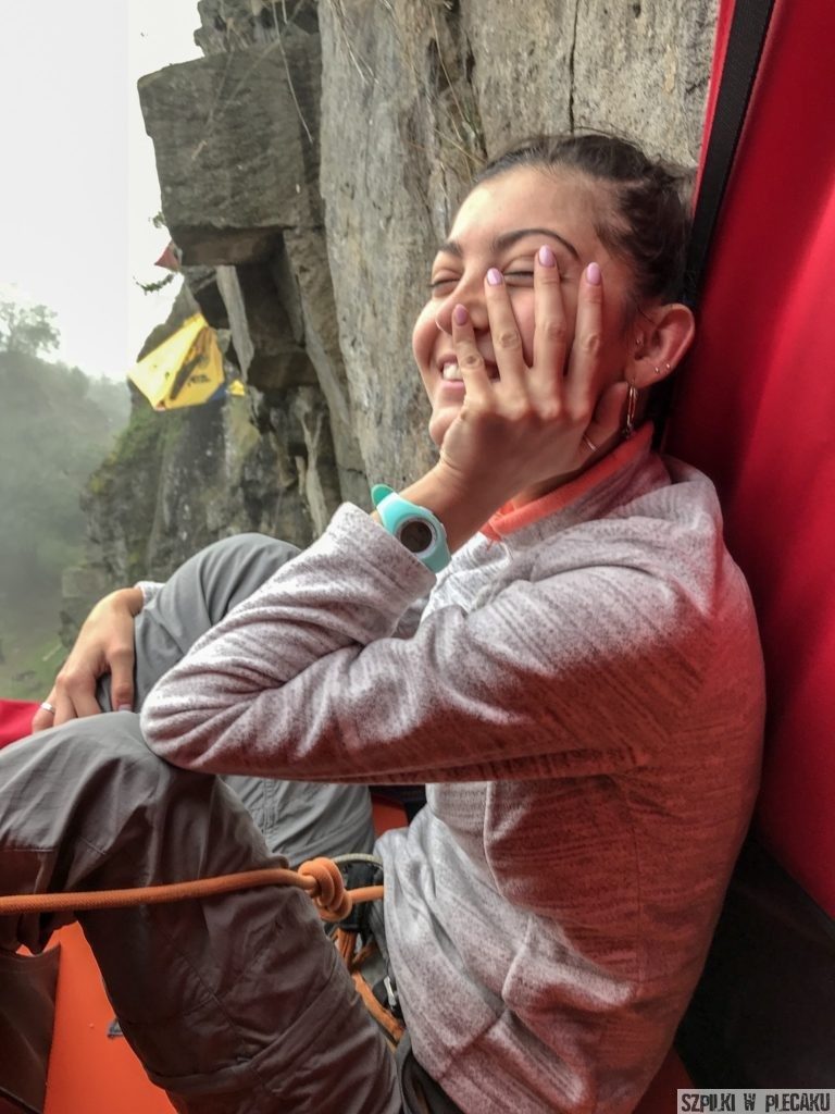 Ewa Chojnowska Lesiak Szpilki w plecaku - poranek Himalaya BAse Camp