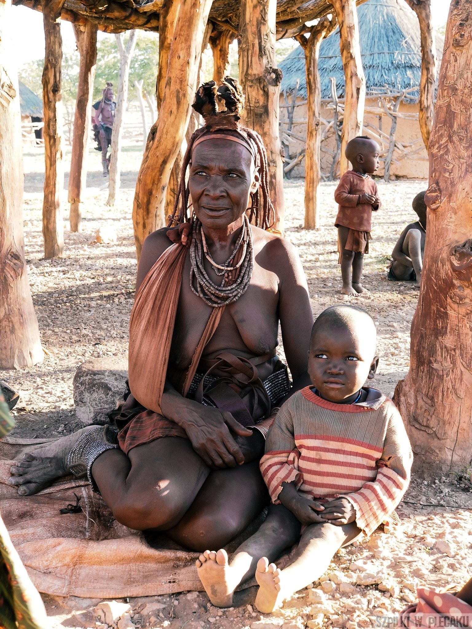 Himba - Namibia - Szpilki w plecaku