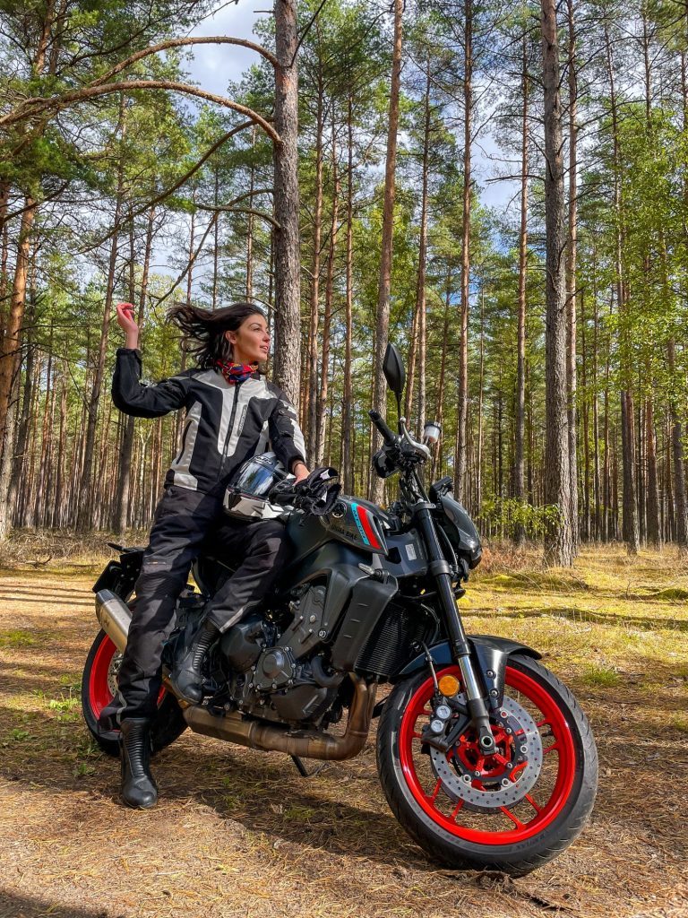 Ewa Chojnowska – Papua-Nowa Gwinea, Szpilki w plecaku
